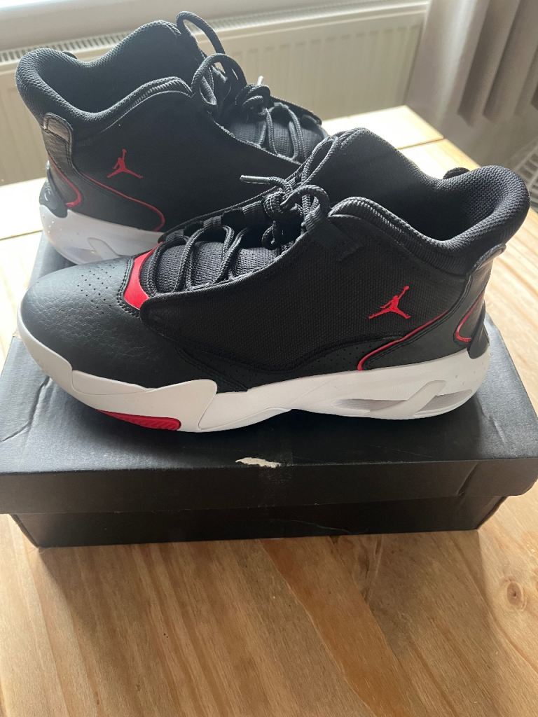 Brand new Nike Jordan max Aura 4 trainers in black white and red size 5.5 
