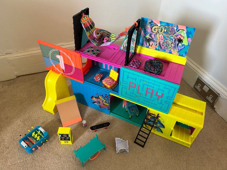 SOLD LOL Surprise Dolls Clubhouse 