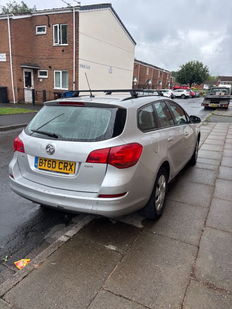 Vauxhall, ASTRA, Estate, 2011, Manual, 1686 (cc), 5 doors