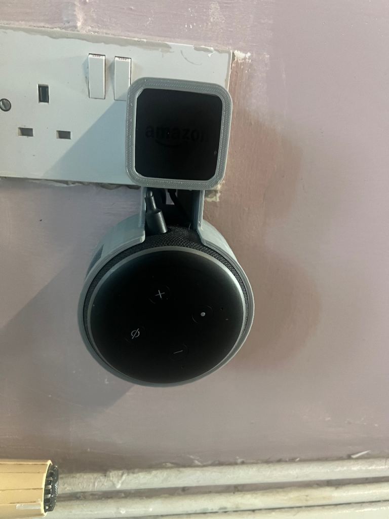 Amazon Echo Dot (3rd Gen) with Wall Mount – Grey, Good Condition