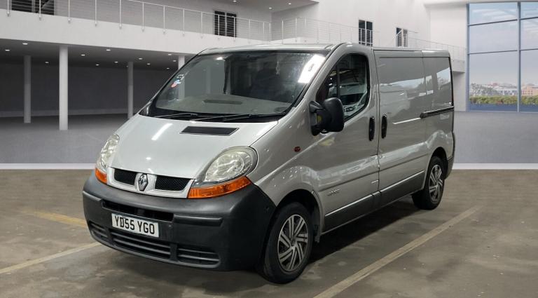 RENAULT TRAFIC SL27dCi 100 Van Silver | Immaculate Example Throughout | FSH