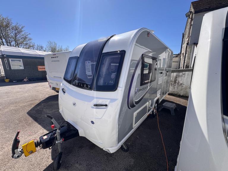 BAILEY PHOENIX 420 2021 MODEL 2 BERTH REAR WASHROOM TOURING CARAVAN