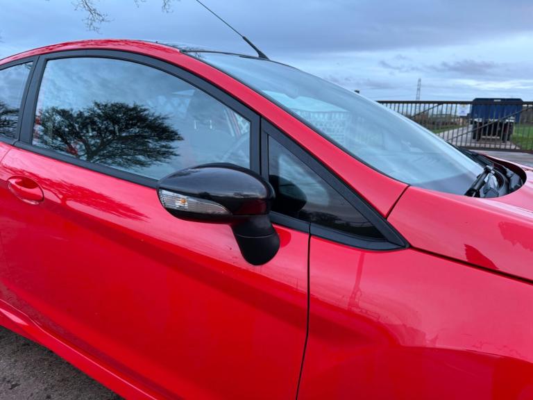 2015 Ford Fiesta 1.0 EcoBoost 140 Zetec S Red 3dr HATCHBACK PETROL Manual