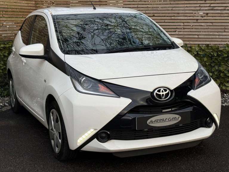 2015 Toyota AYGO 1.0 VVT-i x-play Hatchback 5dr Petrol Manual Euro 5 Euro 5 (68 ps) 12 MONTH HATC...