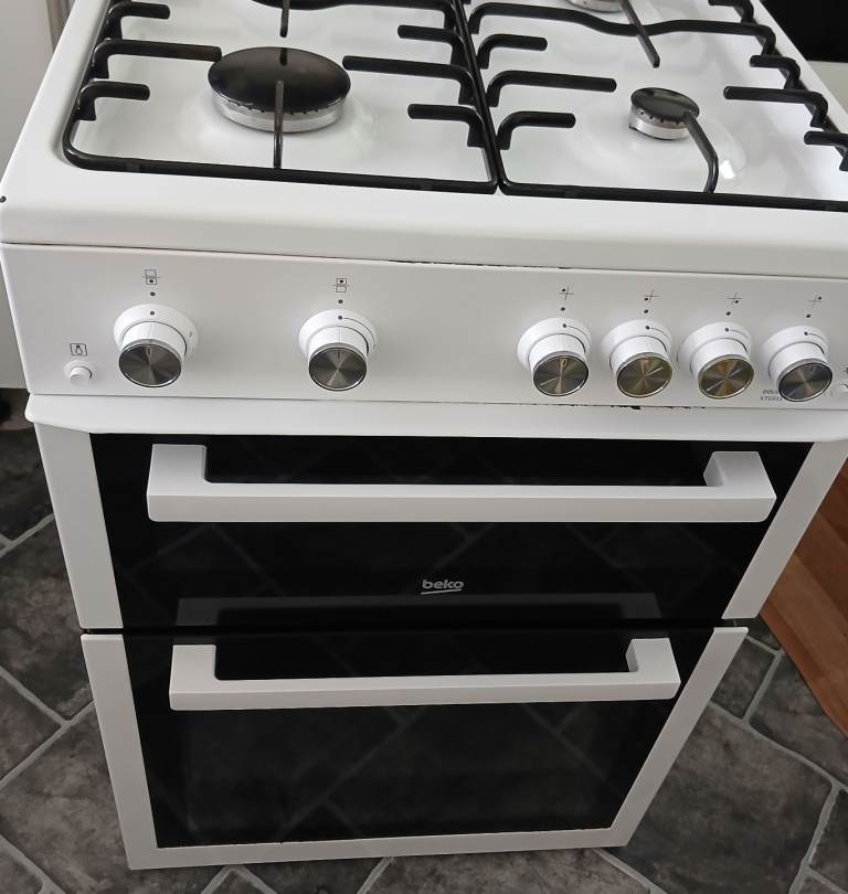 Beko White Gas Cooker with Double Oven – Good Condition
