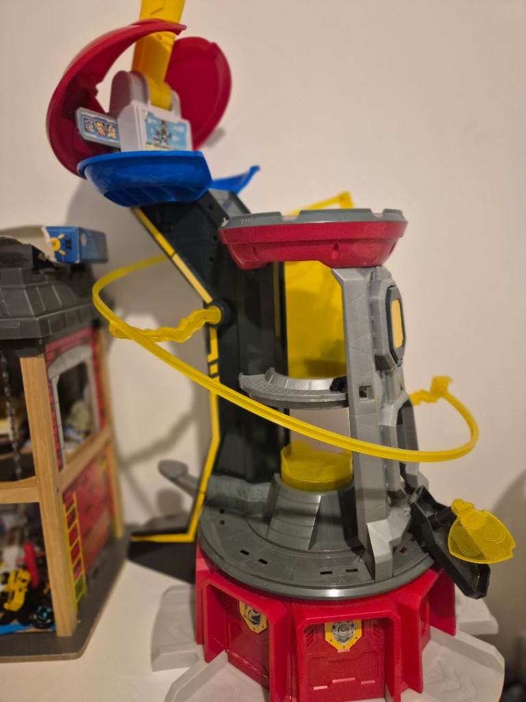 SOLD Paw patrol tower