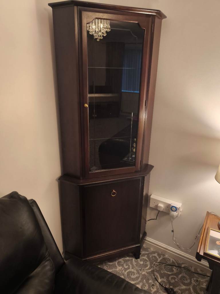 Corner display cabinet stag