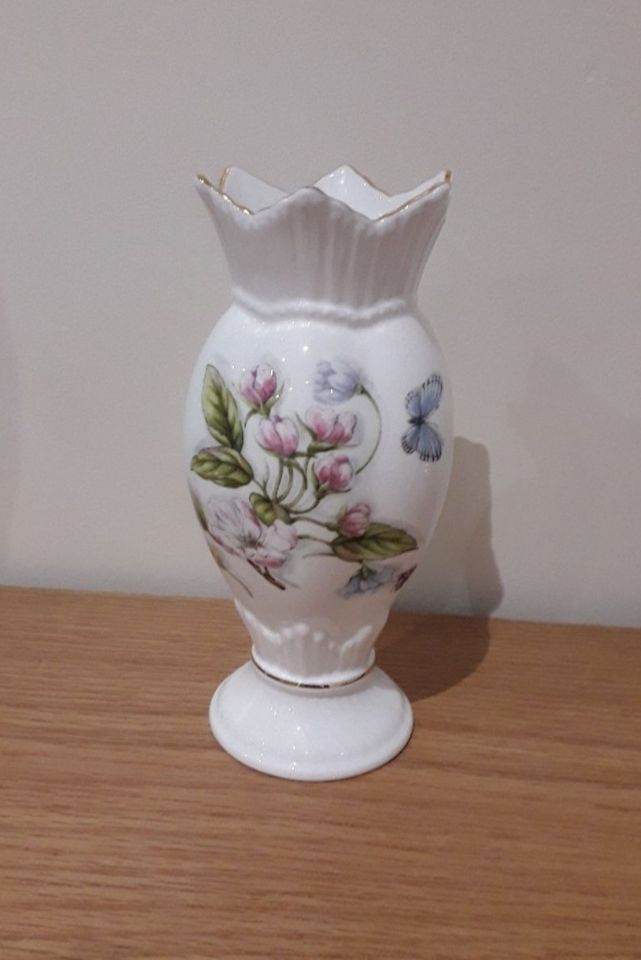Aynsley Nature's Delight Vase.
