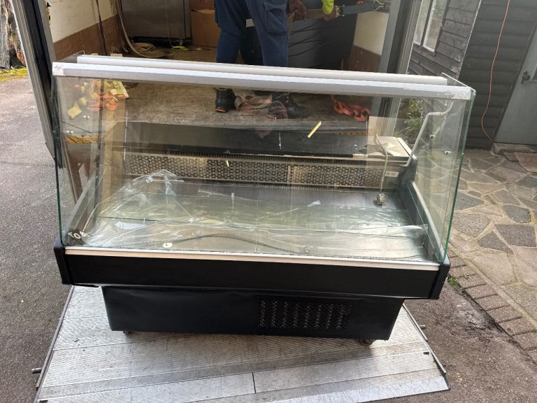 Commercial display fridge 1.50 cms cafe shop restaurant takeaway 