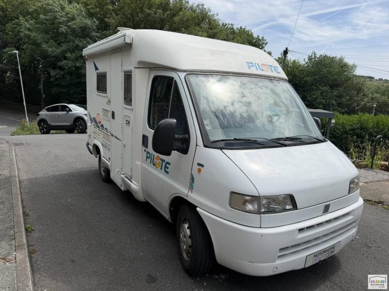 2002 PILOTE PACIFIC 30 2 BERTH 2 BELT COMPACT 5 METRE LONG LHD MOTORHOME