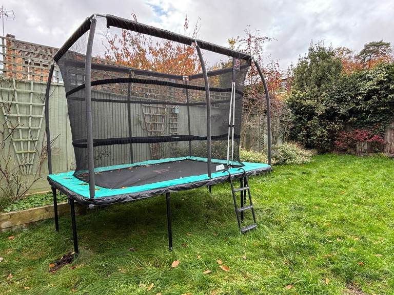 10ft x 6ft Trampoline (Excellent Condition)