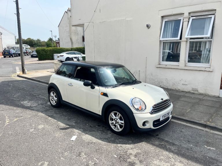 MINI COOPER HATCHBACK 1.6 PETROL 6 SPEED MANUAL PORTSMOUTH 