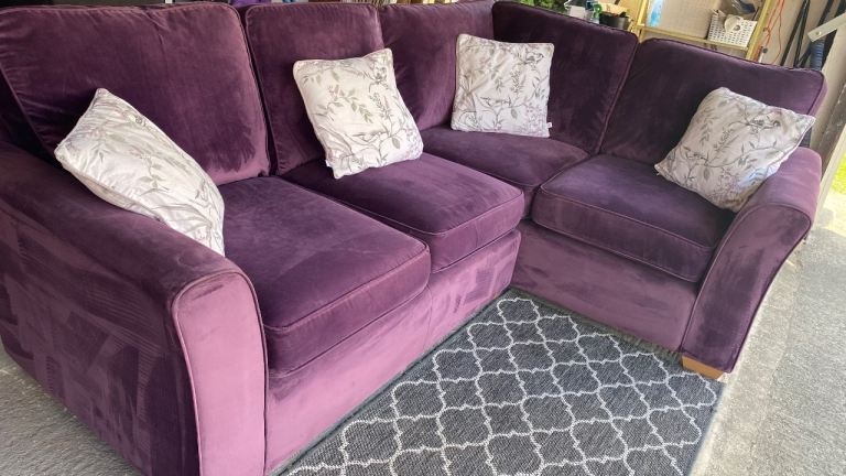 CORNER SOFA - DELIVERY AVAILABLE 
