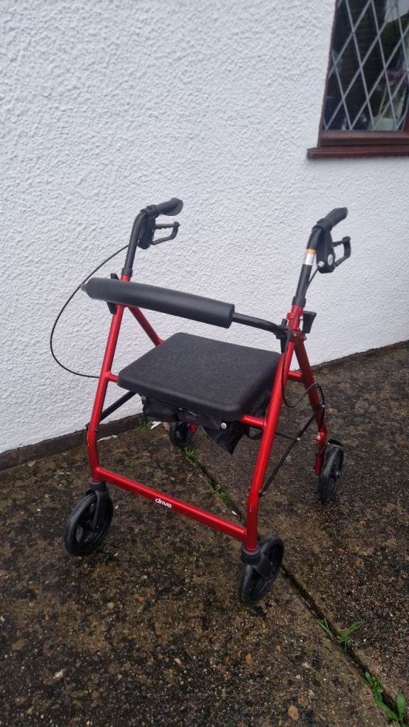 Rollator with seat
