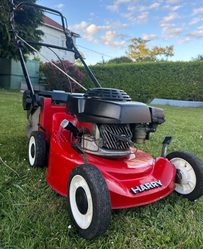 Honda alloy deck petrol lawnmower Harry high lift blade mower serviced 