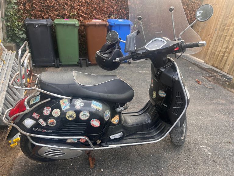 Vespa 300gts 