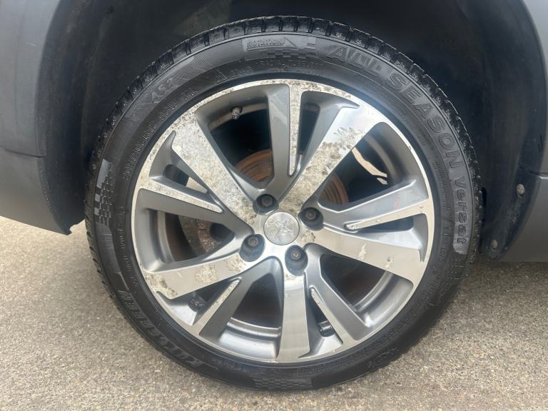 ** F.S.H ** 2017 (67) Peugeot 2008 1.6 BlueHDi Allure 5 dr hatchback ** VALUE **