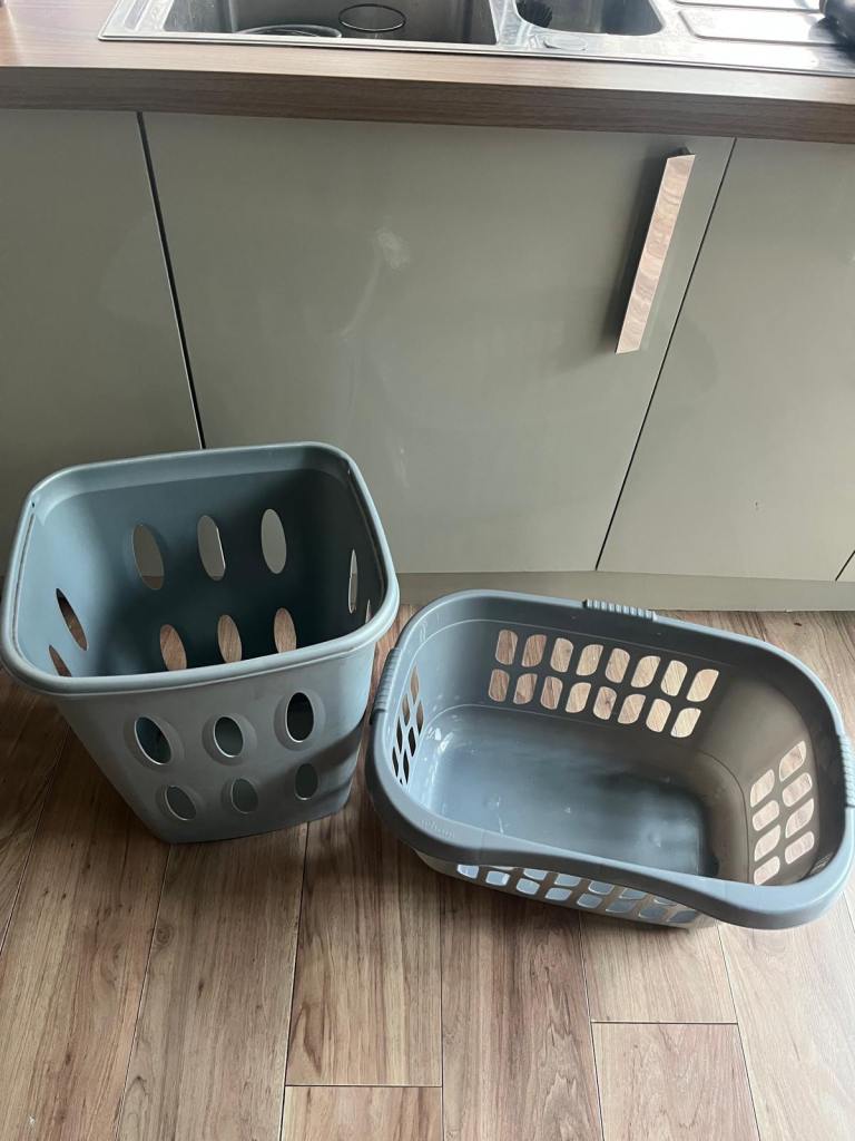 Laundry basket set £10