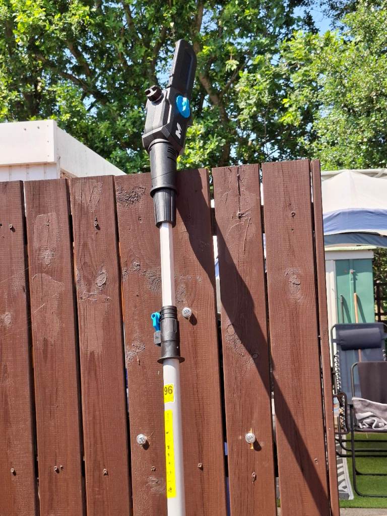 Mac Allister MSOLO 18V Cordless Pole Hedge Trimmer with Battery & Charger