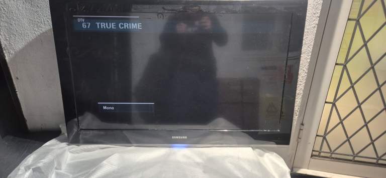 Samsung TV 40in For Sale In Perfect Condition Including Controller 