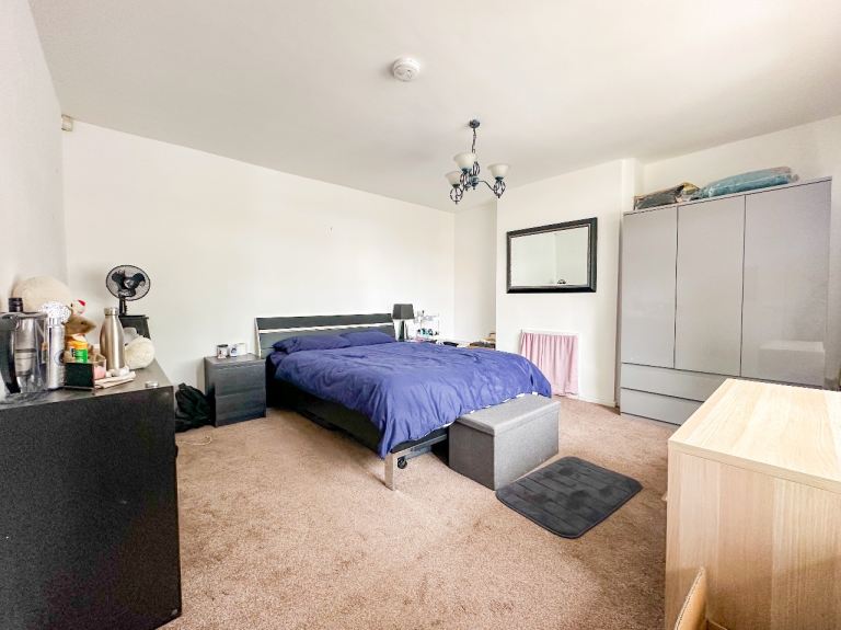 🏡 Clean Room To Rent | Bills Included | BS10