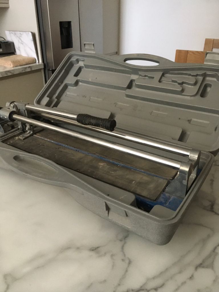 Tile Line Tools:   Tile Cutter 460 with case