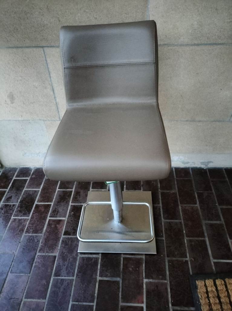 Peressini Stella Luxury Bar Stool, New Real Leather Seat, Heavy Weight Base almost new - only £95