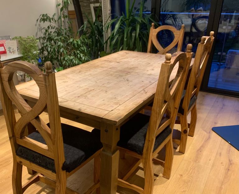 image for Pine table with 6 Mexican pine chairs 
