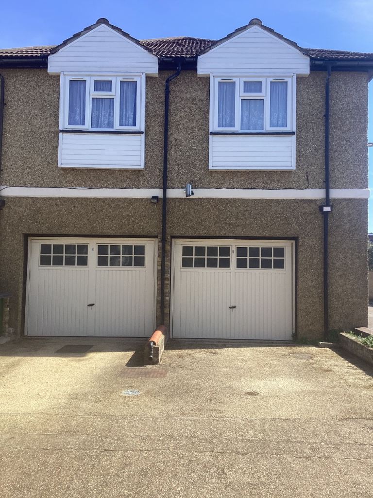 Garage  workshop for rent