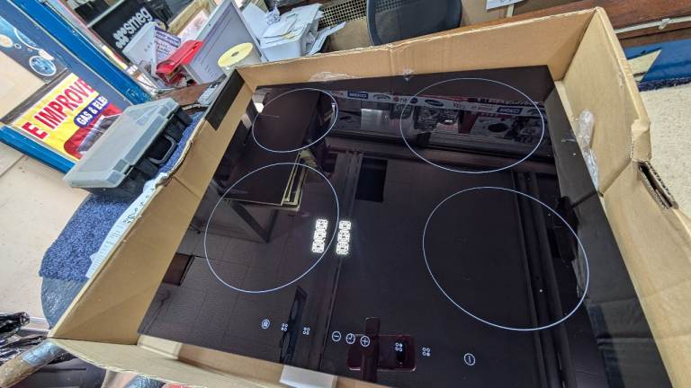 MATRIX 60CM BLACK INDUCTION HOB-4 ZONES-TOUCH CONTROLS-9 POWER LEVELS-TIMER-BOOSTER-NEW BOXED