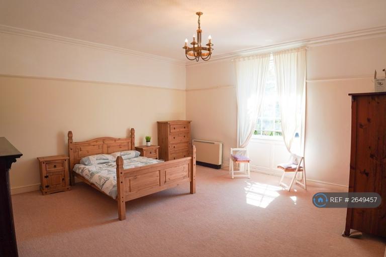 2 bedroom flat in Imperial Hotel, Exeter, EX4 (2 bed) (#2649457)