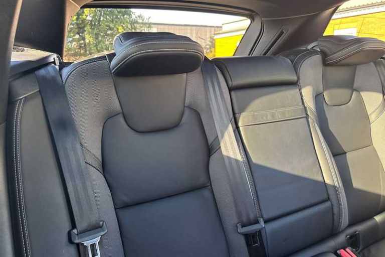 2020 Volvo XC60 2.0 T8 [390] Hybrid R DESIGN Pro 5dr AWD G tronic ESTATE PETROL/ELECTRIC Automatic