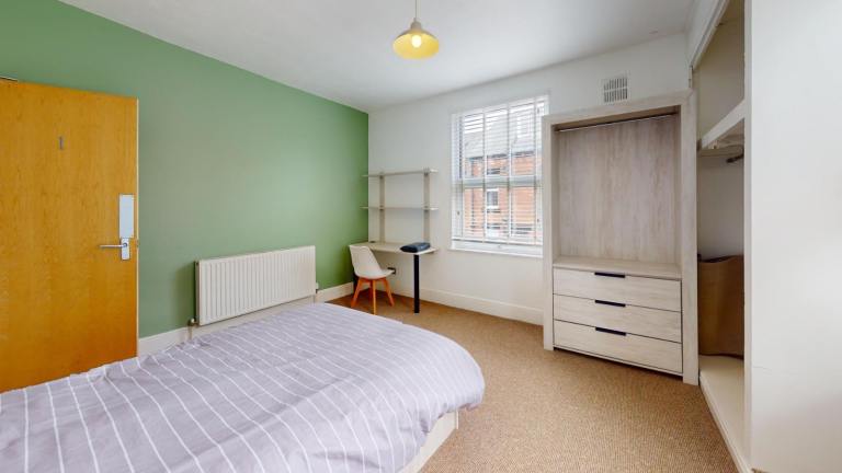 Spacious 2-Bedroom House in the Heart of Kirkstall