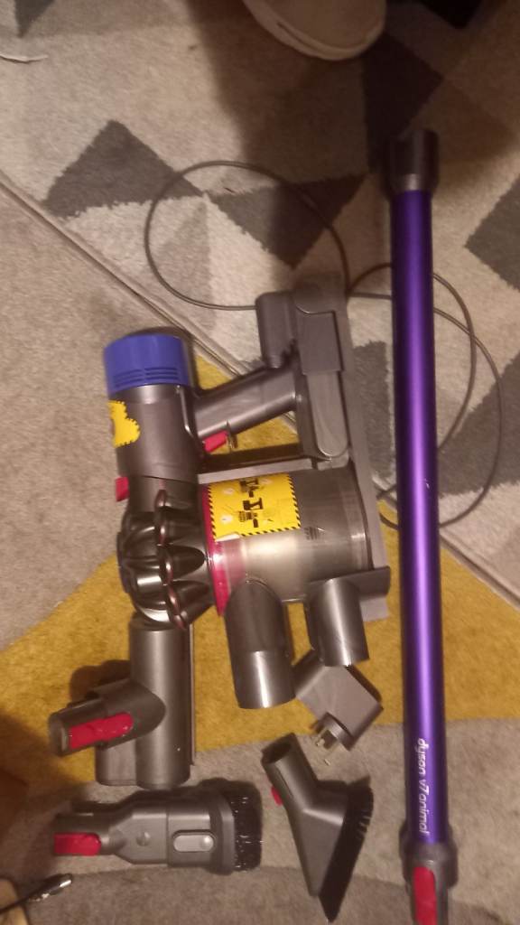 image for Dyson v7 animal handheld vacuum cleaner great condition 