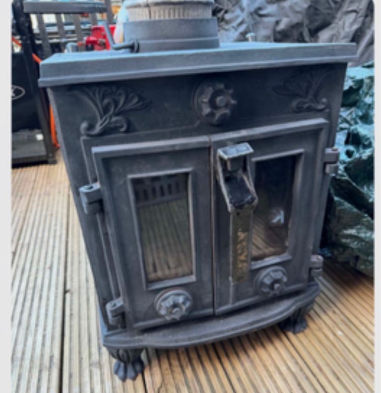 MULTI FUEL BURNER STOVE WITH FLUE