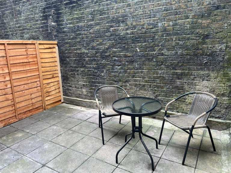 Modern 1 Bedroom Flat with Private Patio – Fully Furnished - COMPANY LET ALLOWED