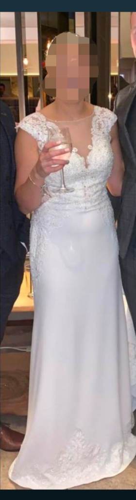 Signature collection ivory wedding dress 