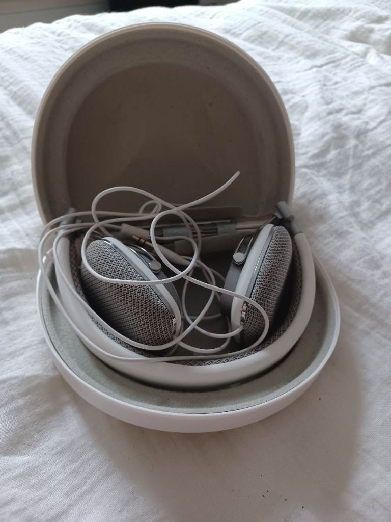 Bowers and Wilkins wired headphones 