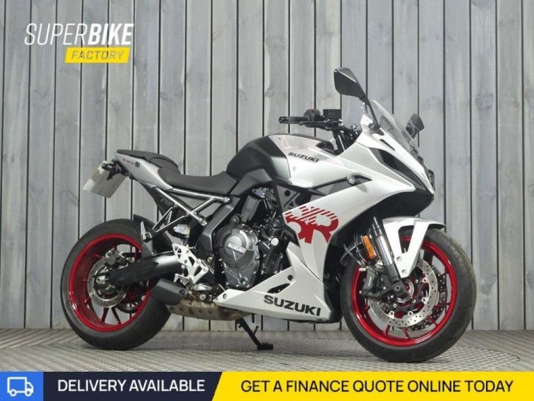 2025 74 SUZUKI GSX-8R