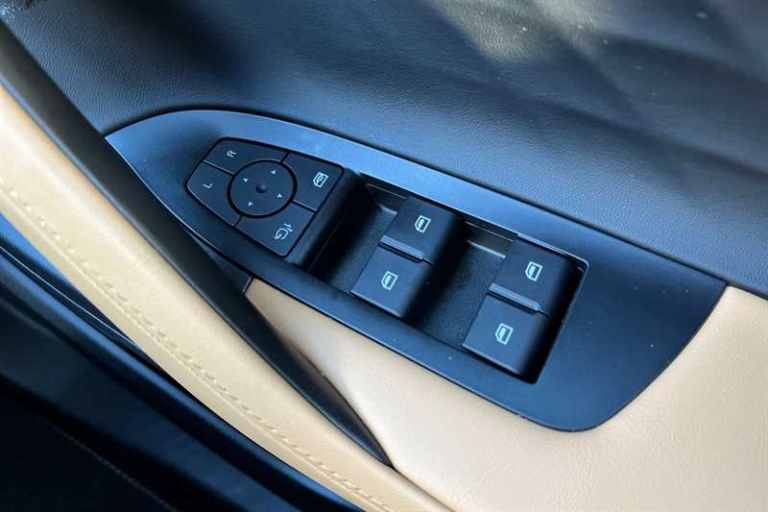 2025 MG MG HS 1.5 T-GDI 24.7kWh Trophy SUV 5dr Petrol Plug-in Hybrid Auto Euro 6 (s/s) (2 SUV Hyb...