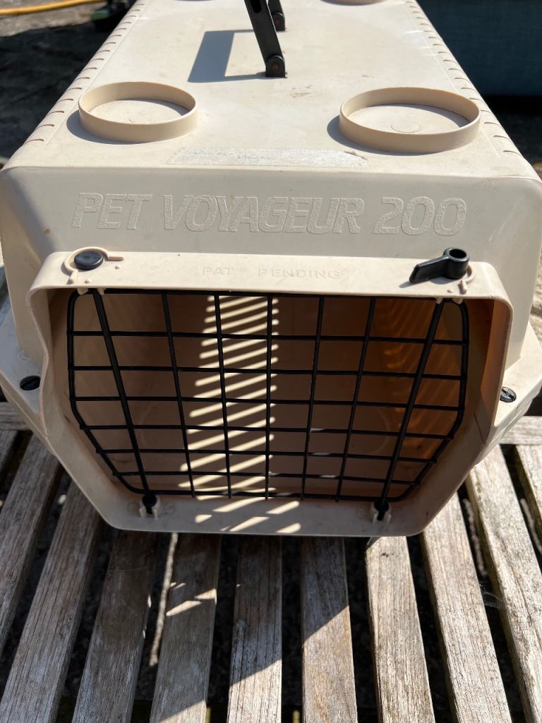 Cat carrier 