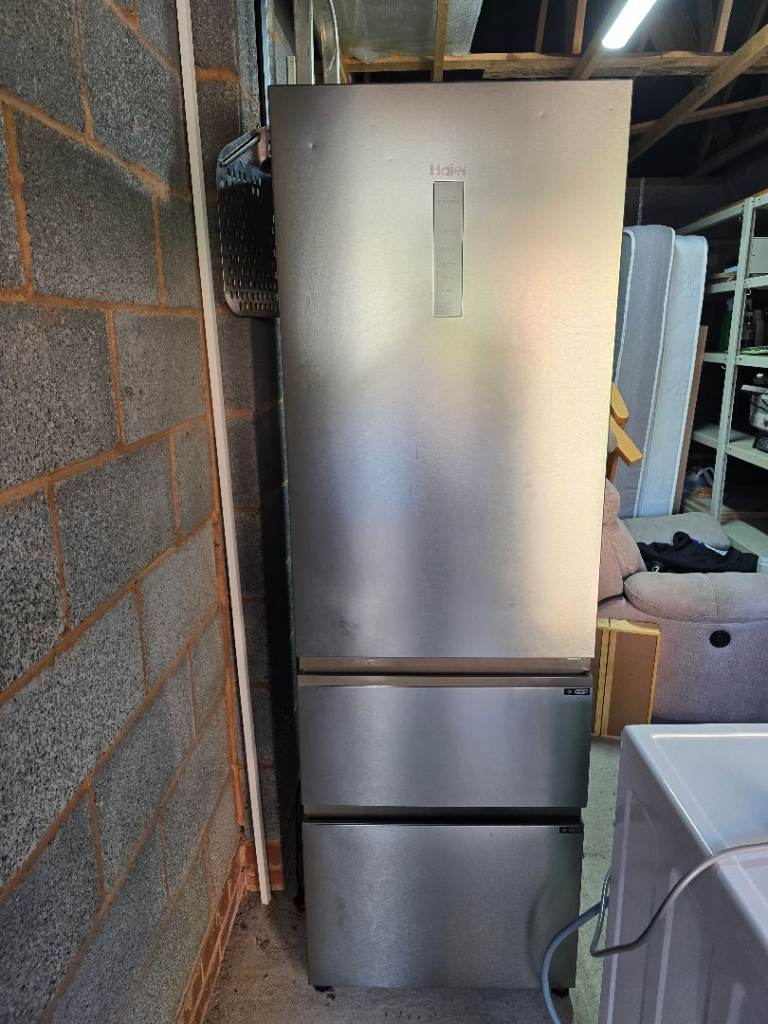 Fridge freezer 