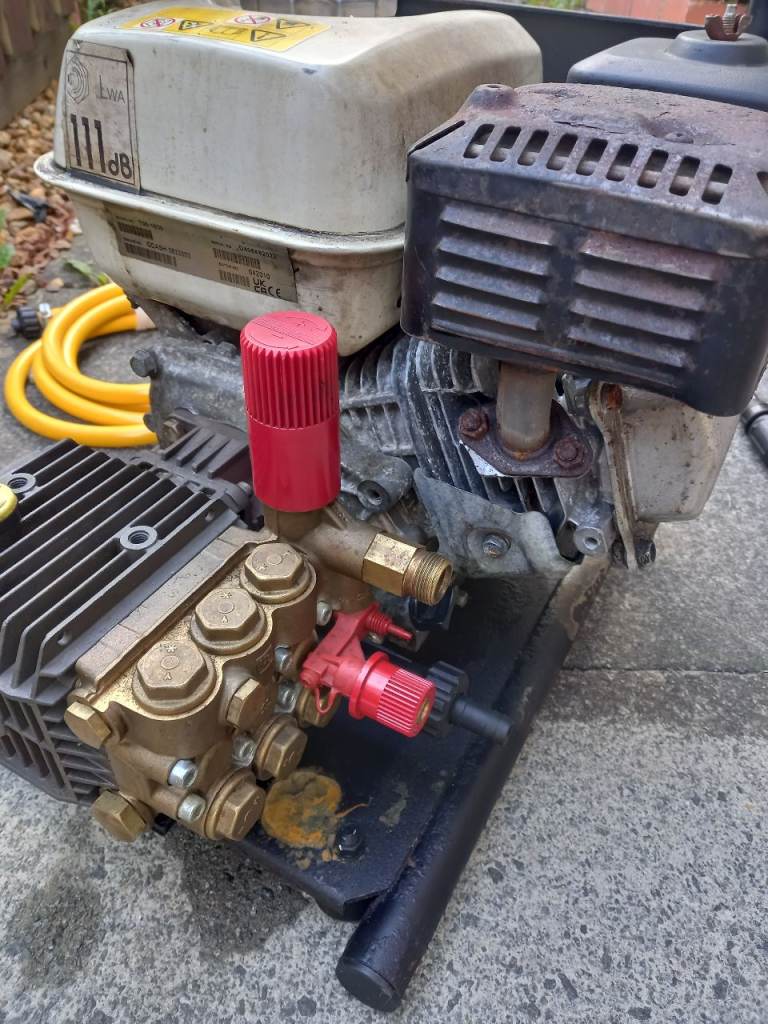 Honda INTERPUMP GROUP TT1510 Pressure Washer with Hoses – Fair Condition
