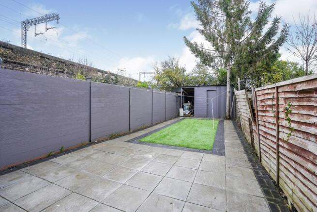 Double room with ALL BILLS INCLUDED + own bathroom in Leyton 