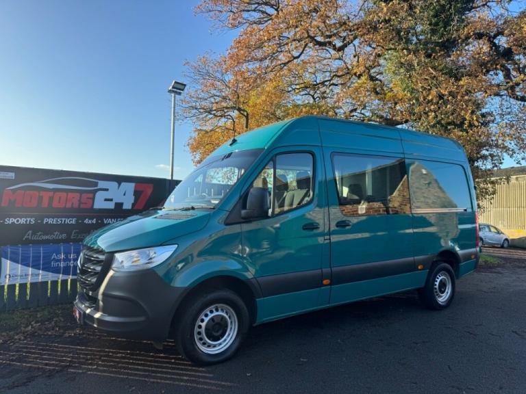  Mercedes-Benz Sprinter SPRINTER 2.1L 314CDI 3.5t H2 L2 RWD WINDOW COMBI CREW