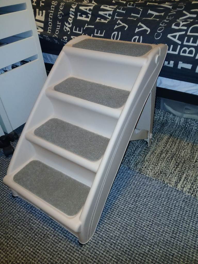 Foldable dog steps