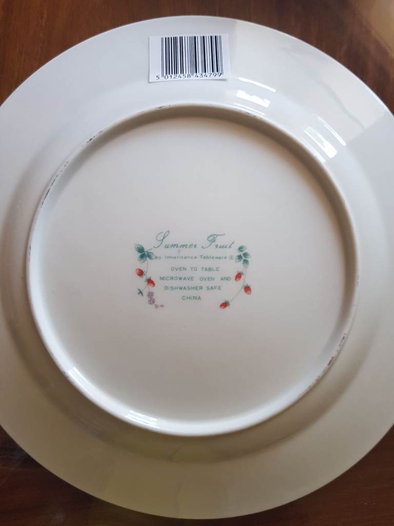 Set of 8 UNUSED VINTAGE / RETRO LARGE DINNER PLATES