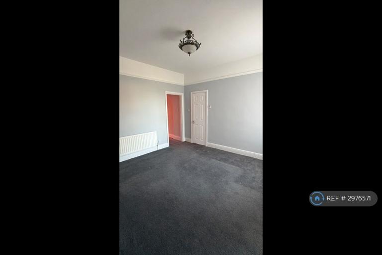 1 bedroom flat in Harlaxton Road, Grantham, NG31 (1 bed) (#2976571)