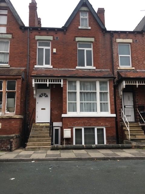 3 Double Bedrooms.Furnished. Plus Basement