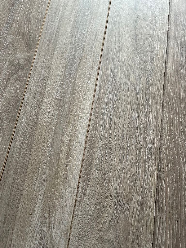 Ends of Laminate flooring
